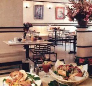****  Hotel Le Cantlie Suites Montreal Canadá