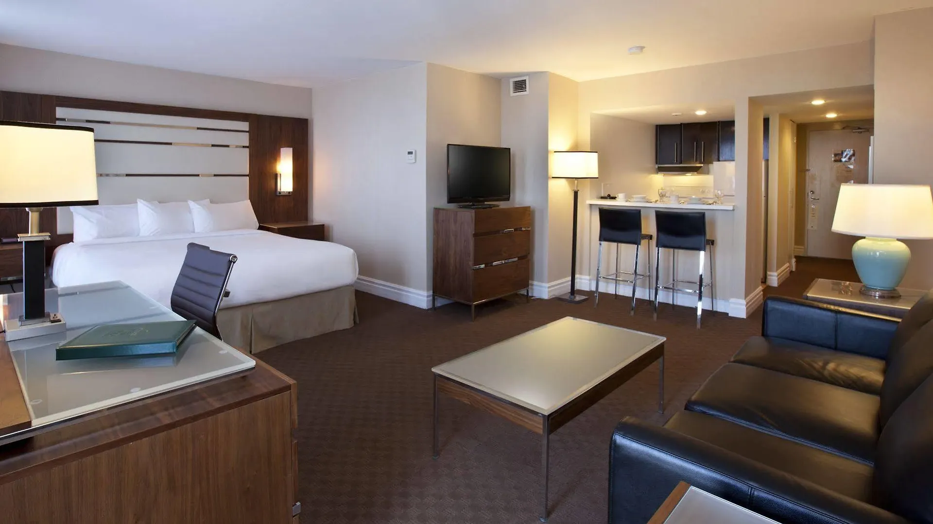 Hotel Le Cantlie Suites Montreal