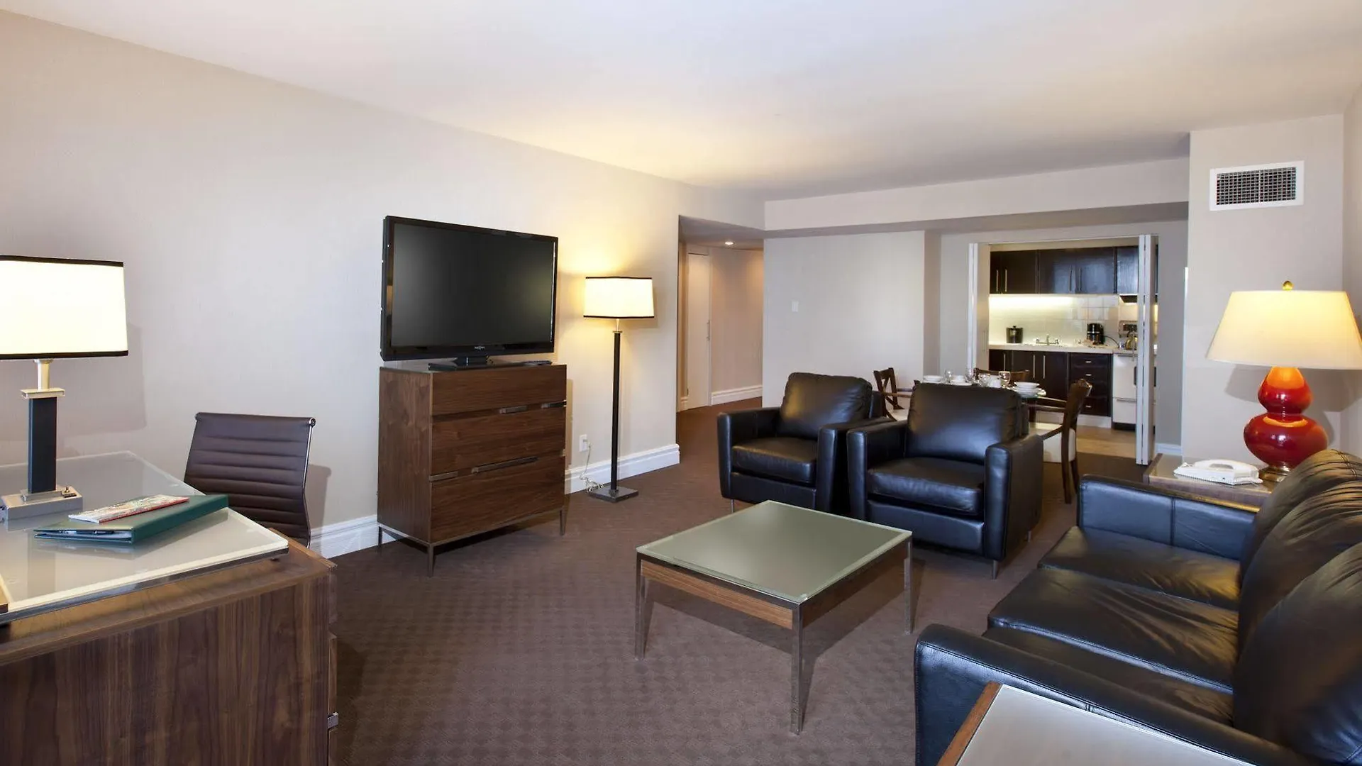 ****  Hotel Le Cantlie Suites Montreal Canadá