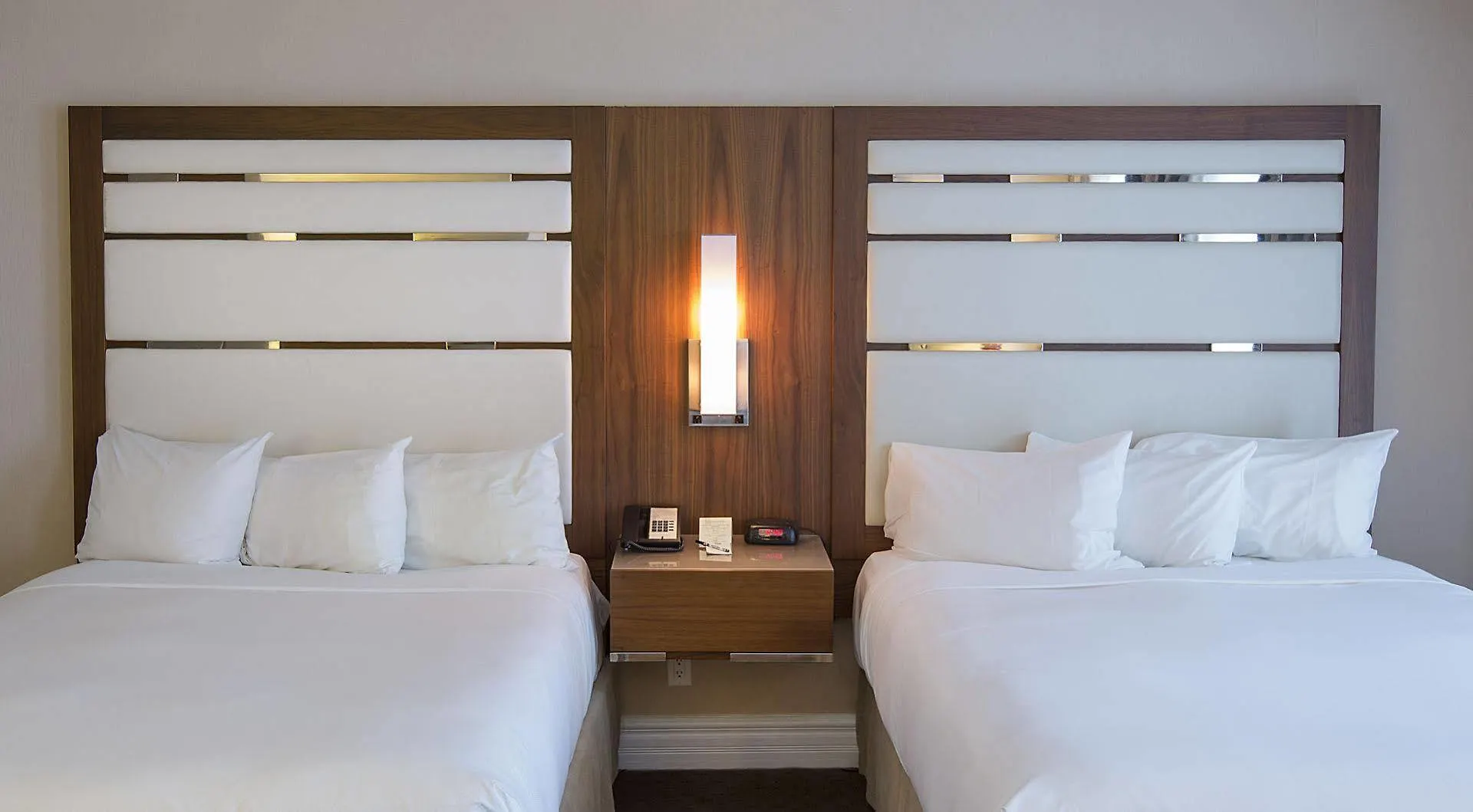 Hotel Le Cantlie Suites Montreal
